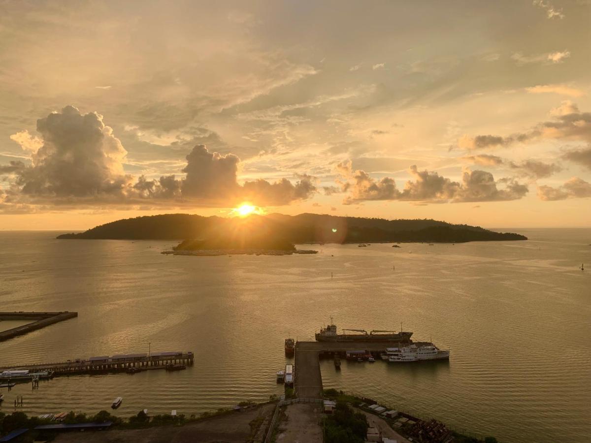 Sunset Seaview Vacation @ Jesselton Quay * Kota Kinabalu