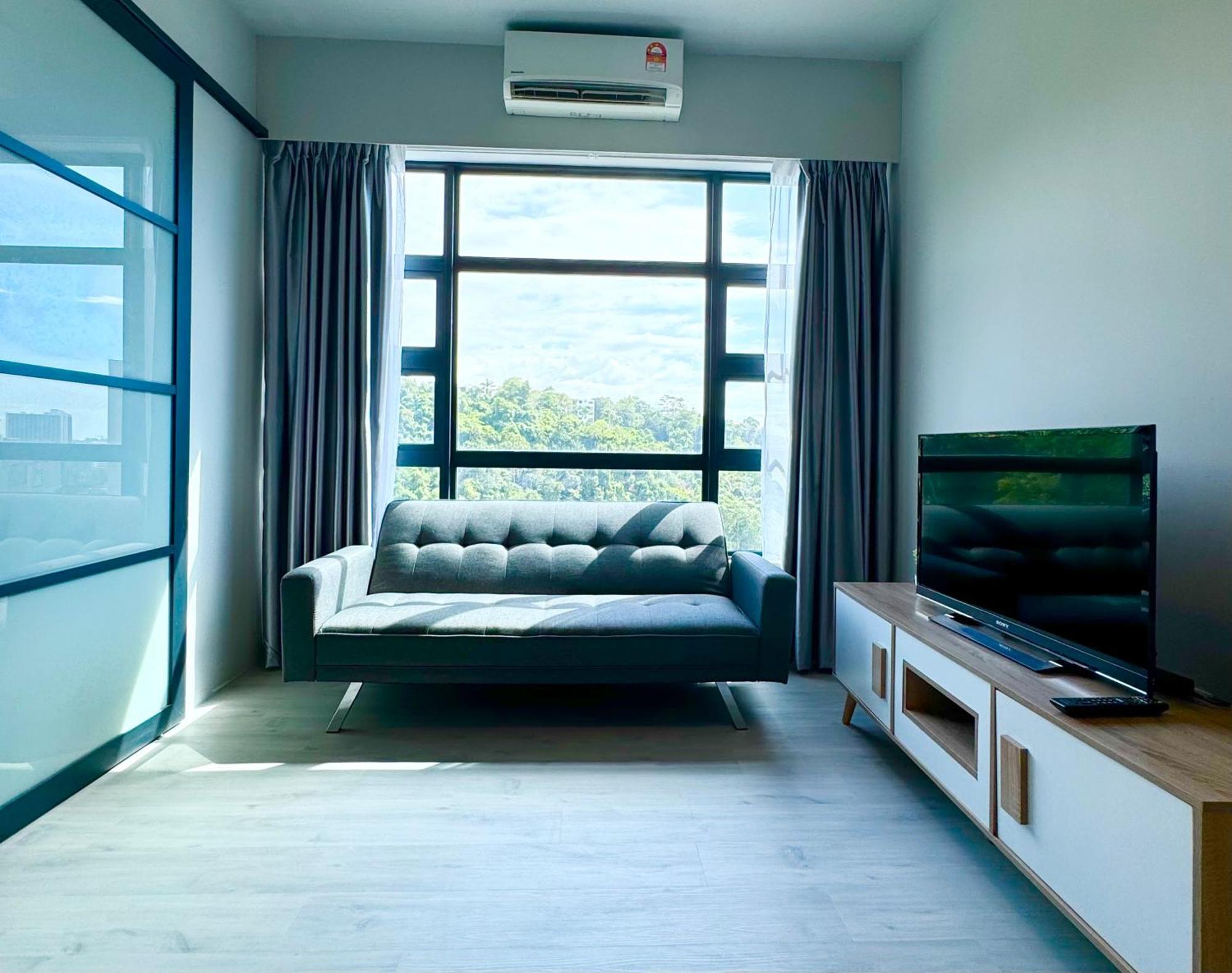 Apartment Sunset Seaview Vacation @ Jesselton Quay