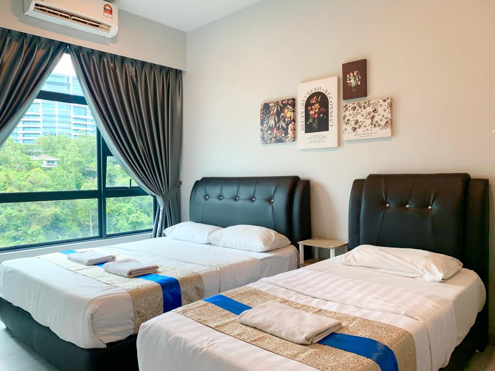 Sunset Seaview Vacation @ Jesselton Quay Apartment *