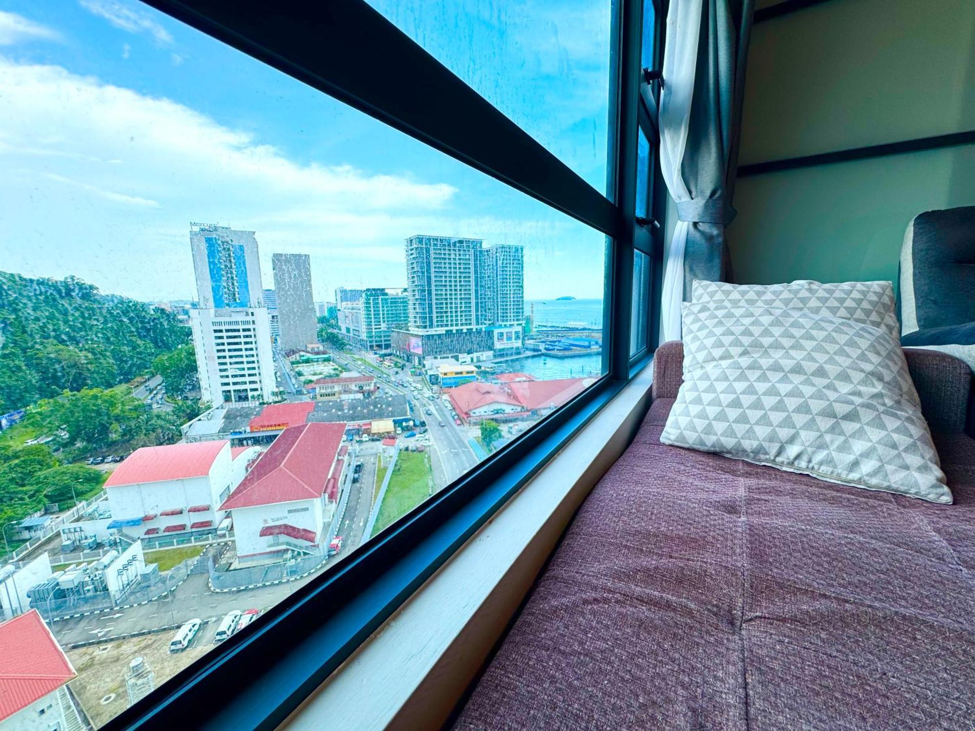 Apartment Sunset Seaview Vacation @ Jesselton Quay *