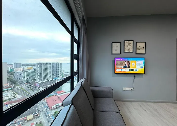 Sunset Seaview Vacation Condos @ Jesselton Quay