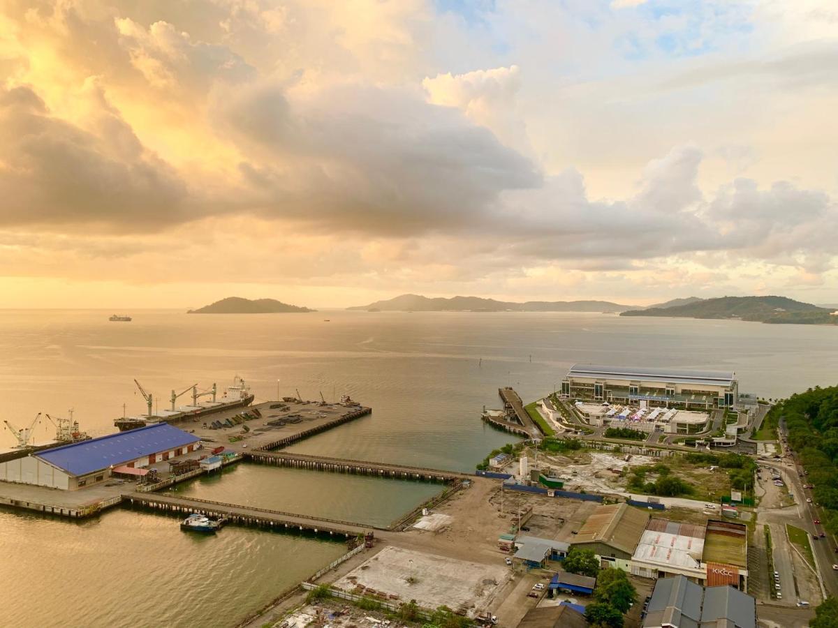 Sunset Seaview Vacation @ Jesselton Quay Pangsapuri